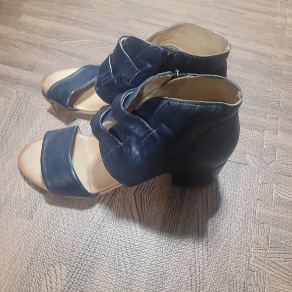 Miz Mooz Leather Heeled Sandals Brennan Midnight Shoes Sz 41  US 9.5-10 - Picture 5 of 9